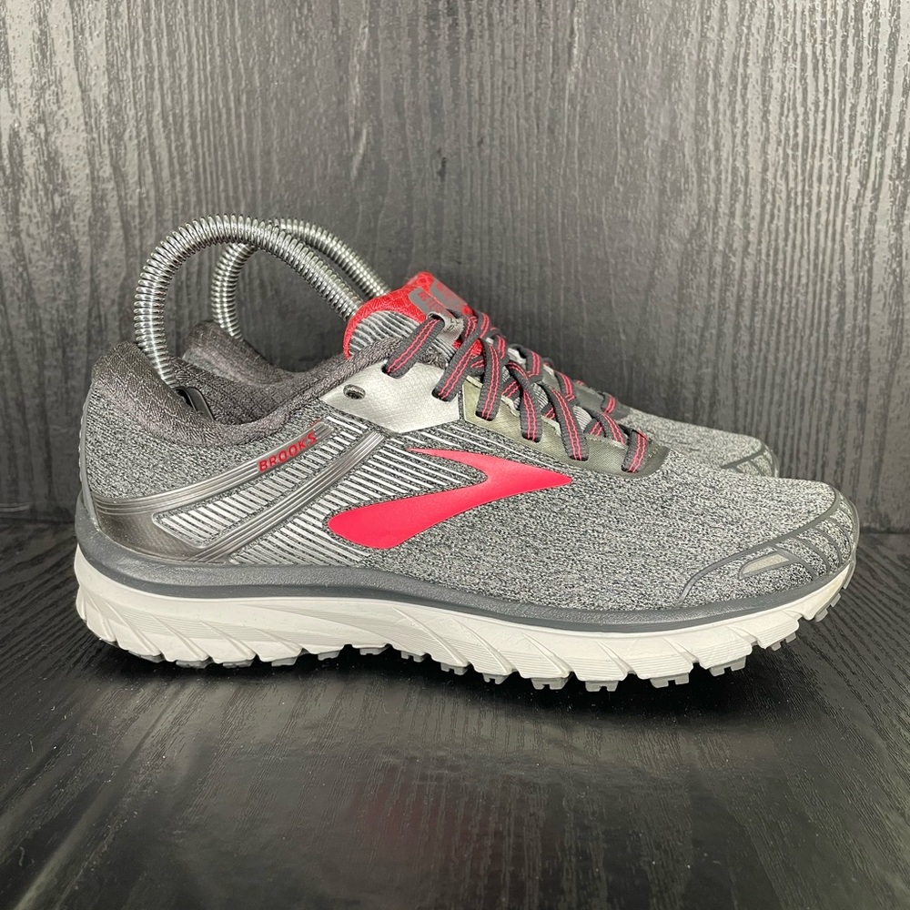 BROOKS ADRENALINE GTS 18 Women’s size 6.5